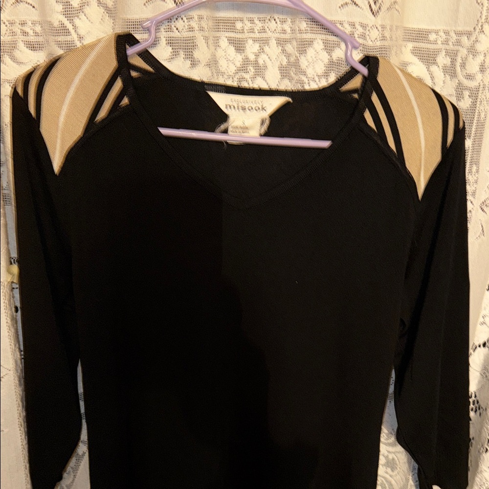 Misook Black Top with Tan Accents‎ - Picture 4 of 7